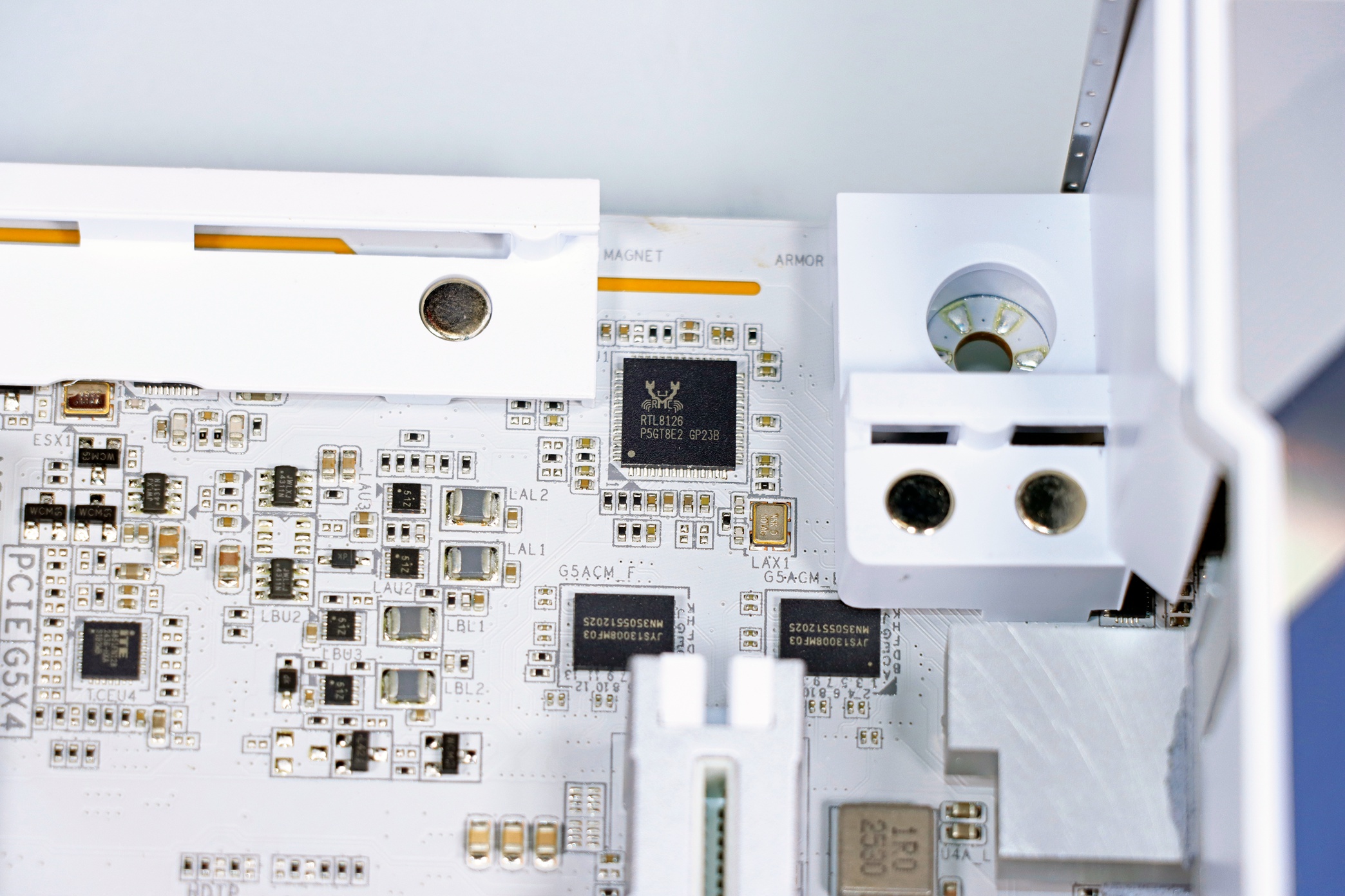 AMD Ryzen 7 9850X3D评测_性能对比9800X3D_9800X3D