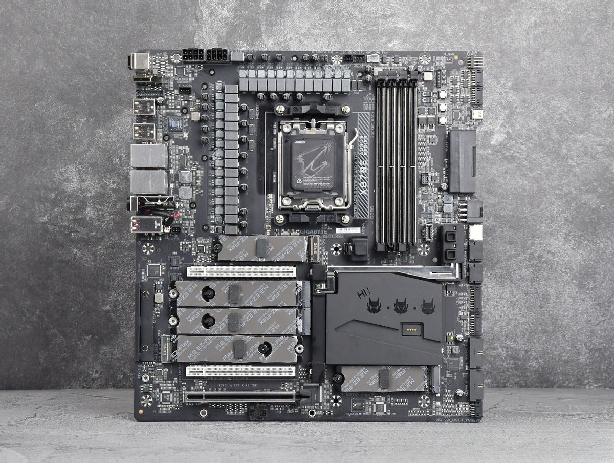 AMD锐龙7 9850X3D 5.6GHz 加量不加价_锐龙7 9850X3D 3D V-Cache 游戏性能_5700G