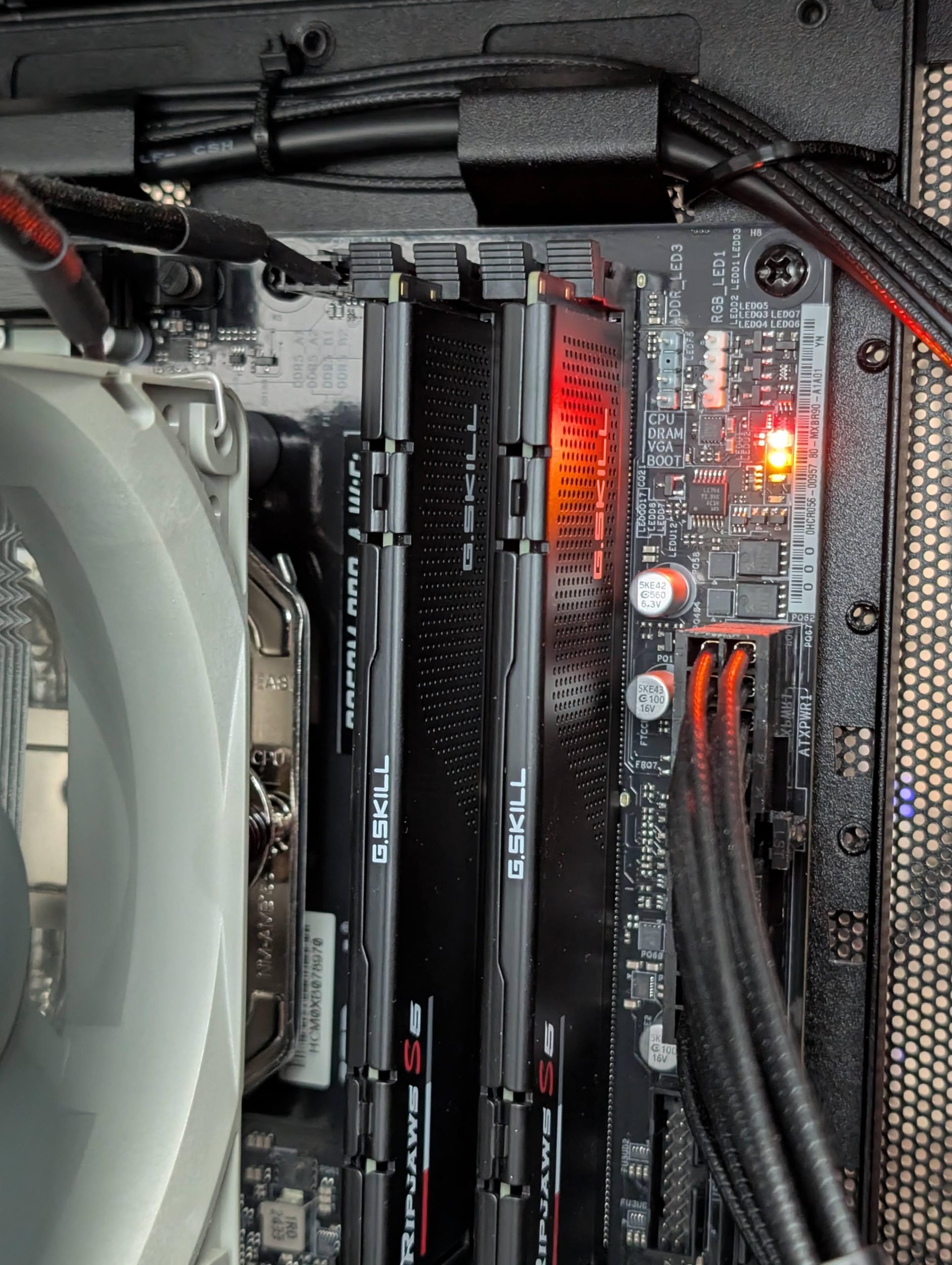 华擎主板AMD Ryzen 9000系列CPU损坏问题_华擎B850M系列主板Ryzen 5 9600X故障分析_9600X