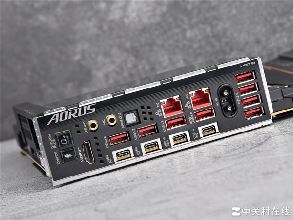 9950X3D_AMD锐龙7 9850X3D评测_Zen5架构3D V-Cache性能提升