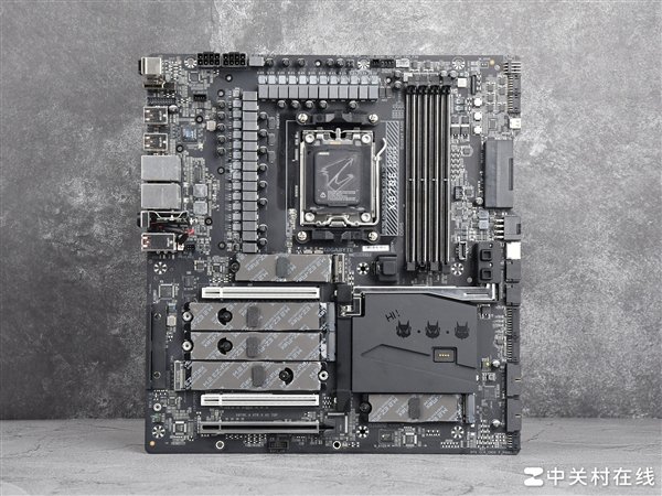 Zen5架构3D V-Cache性能提升_AMD锐龙7 9850X3D评测_9950X3D