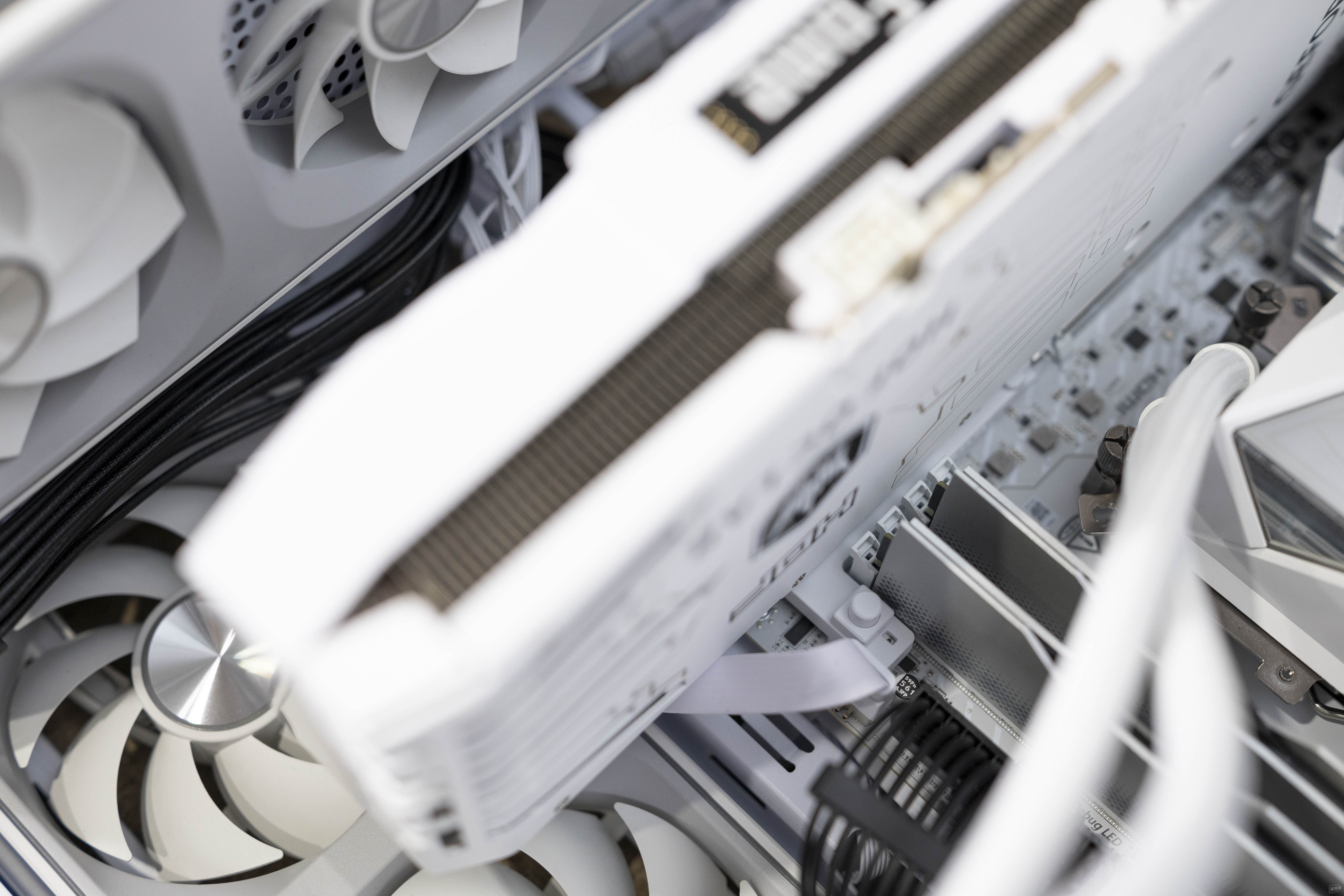 微星MPG B850M EDGE TI MAX WIFI刀锋钛 M-ATX主板 性价比_9700X