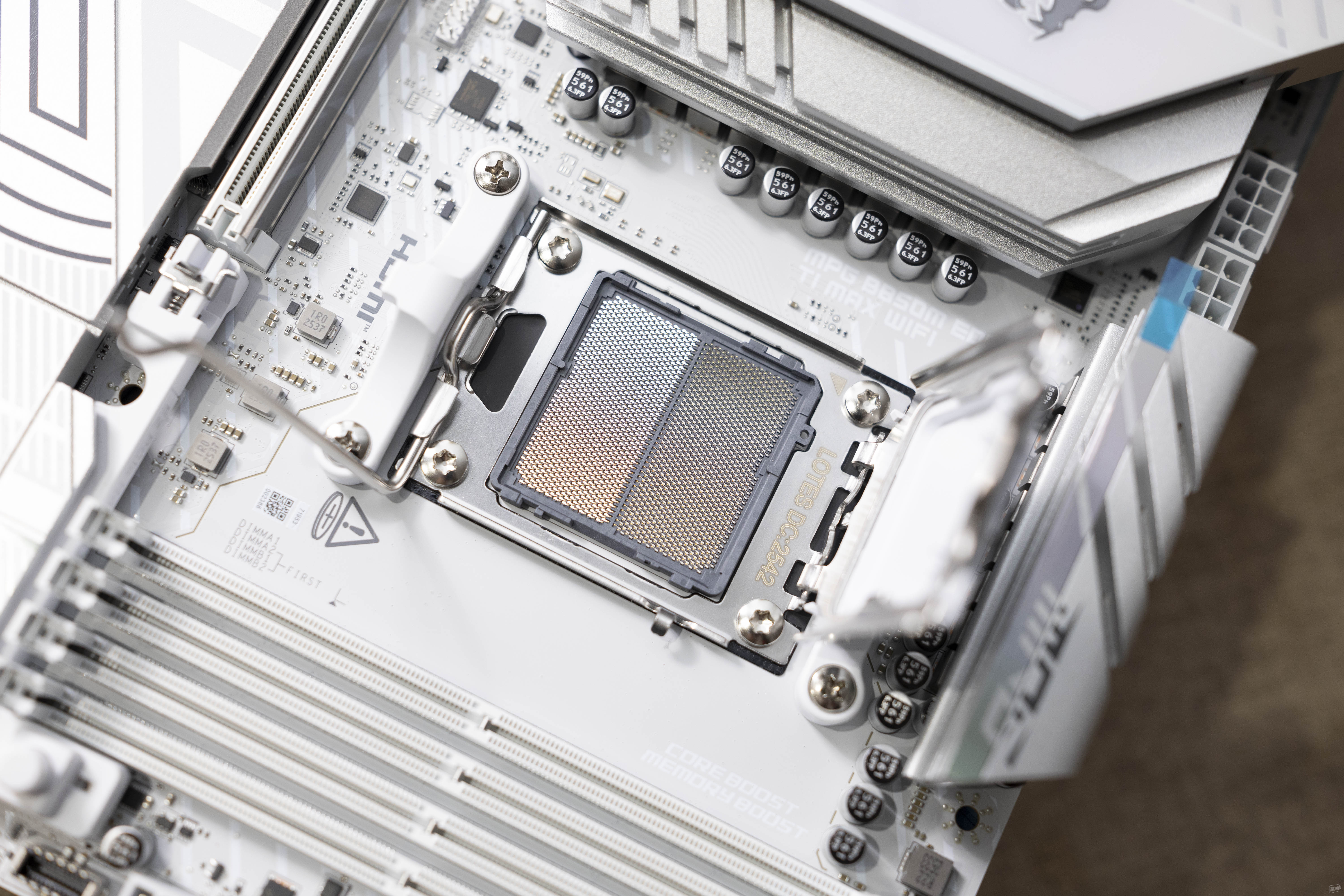 微星MPG B850M EDGE TI MAX WIFI刀锋钛 M-ATX主板 性价比_9700X