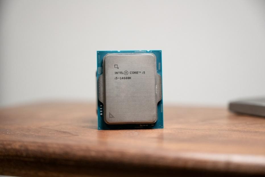 7800X3D_AMD锐龙7 7800X3D单条24GB DDR5内存游戏性能_英特尔酷睿i5-14600K内存依赖性分析