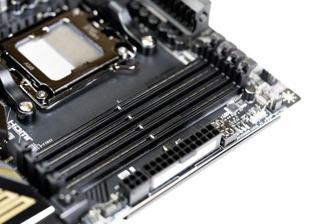 DDR4退市内存价格暴涨选择DDR5单通道性价比方案_2026年装机内存狂涨期AMD锐龙7 7800X3D DDR5 6000 MT/s 24G单通道方案_7800X3D