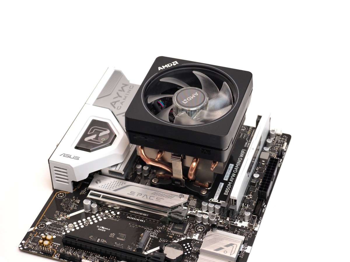 DDR5单根内存 vs 双通道DDR4 14600K_ AMD Ryzen 7 7800X3D单根DDR5性能测试_7800X3D