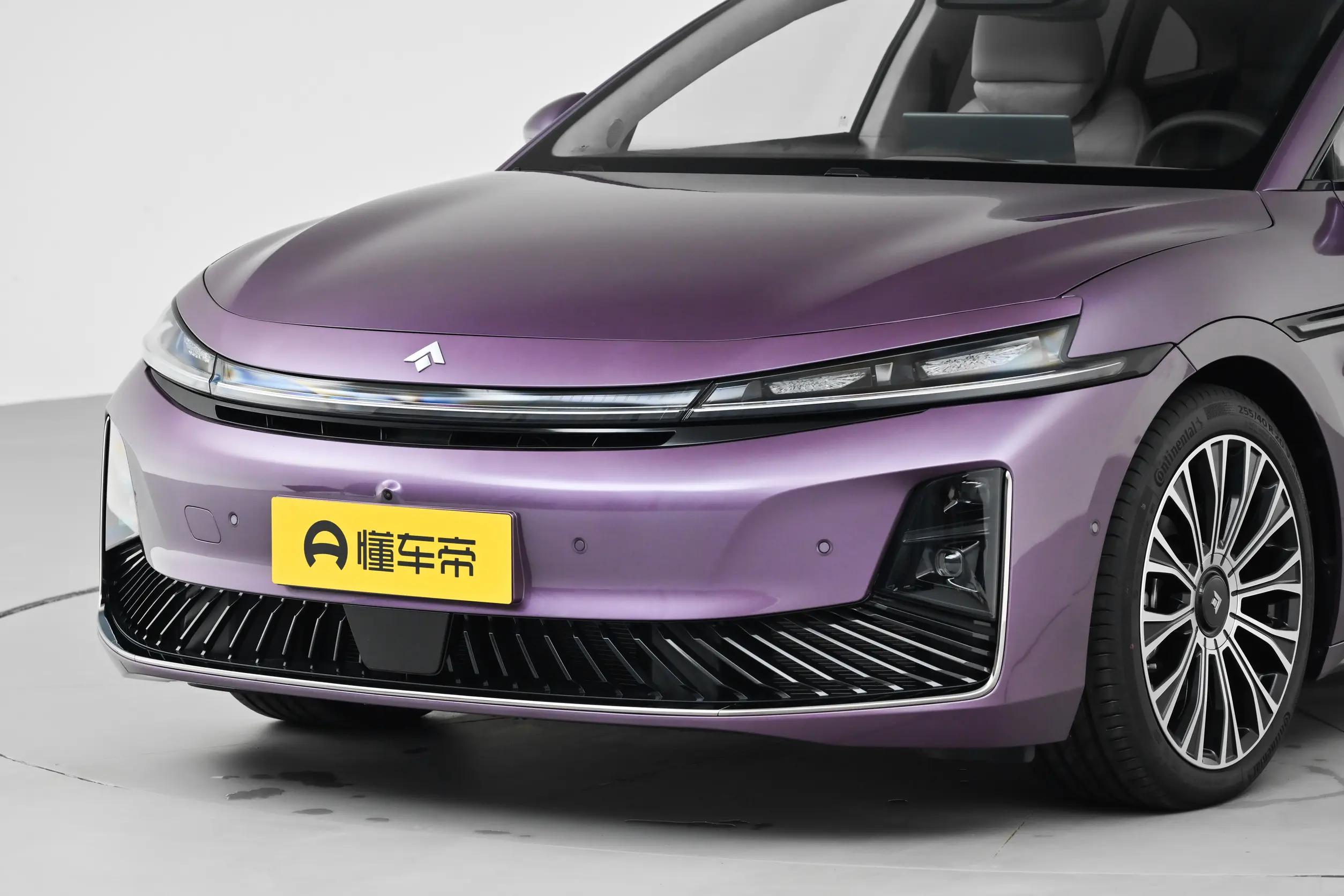 5700G_昊铂A800 鸿蒙座舱HarmonySpace 5 华为乾崑ADS 4辅助驾驶系统