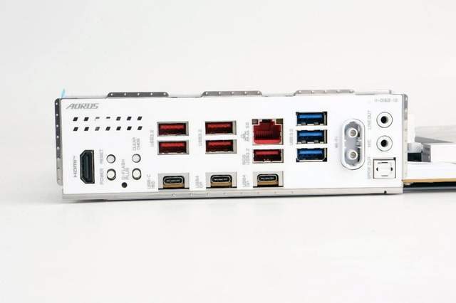 9950X3D_技嘉X870E AORUS ELITE X3D ICE 冰雕 白色主板 X3D鸡血模式2.0