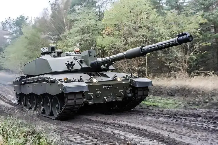 5700G_中国重装合成旅_99A主战坦克_PHL-191火箭炮