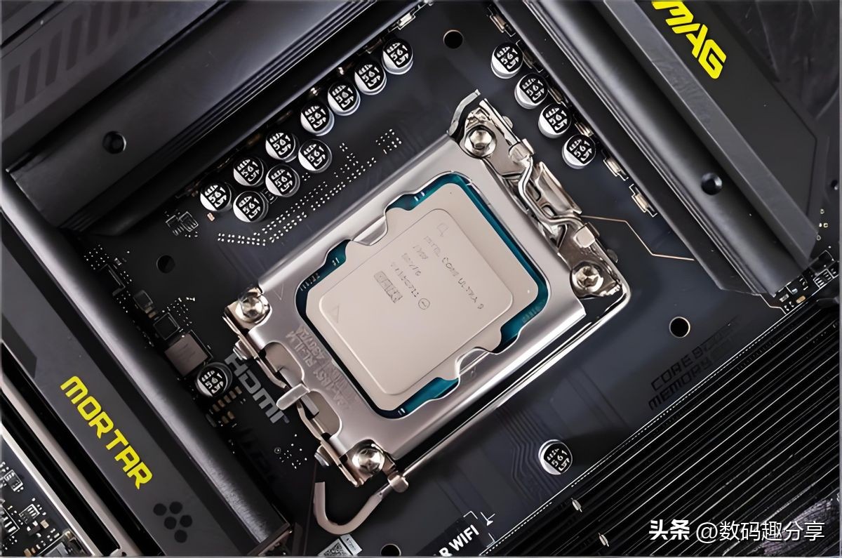 9600X_装机内存价格涨_Intel酷睿Ultra U5 225/230F对比AMD锐龙5 9600X