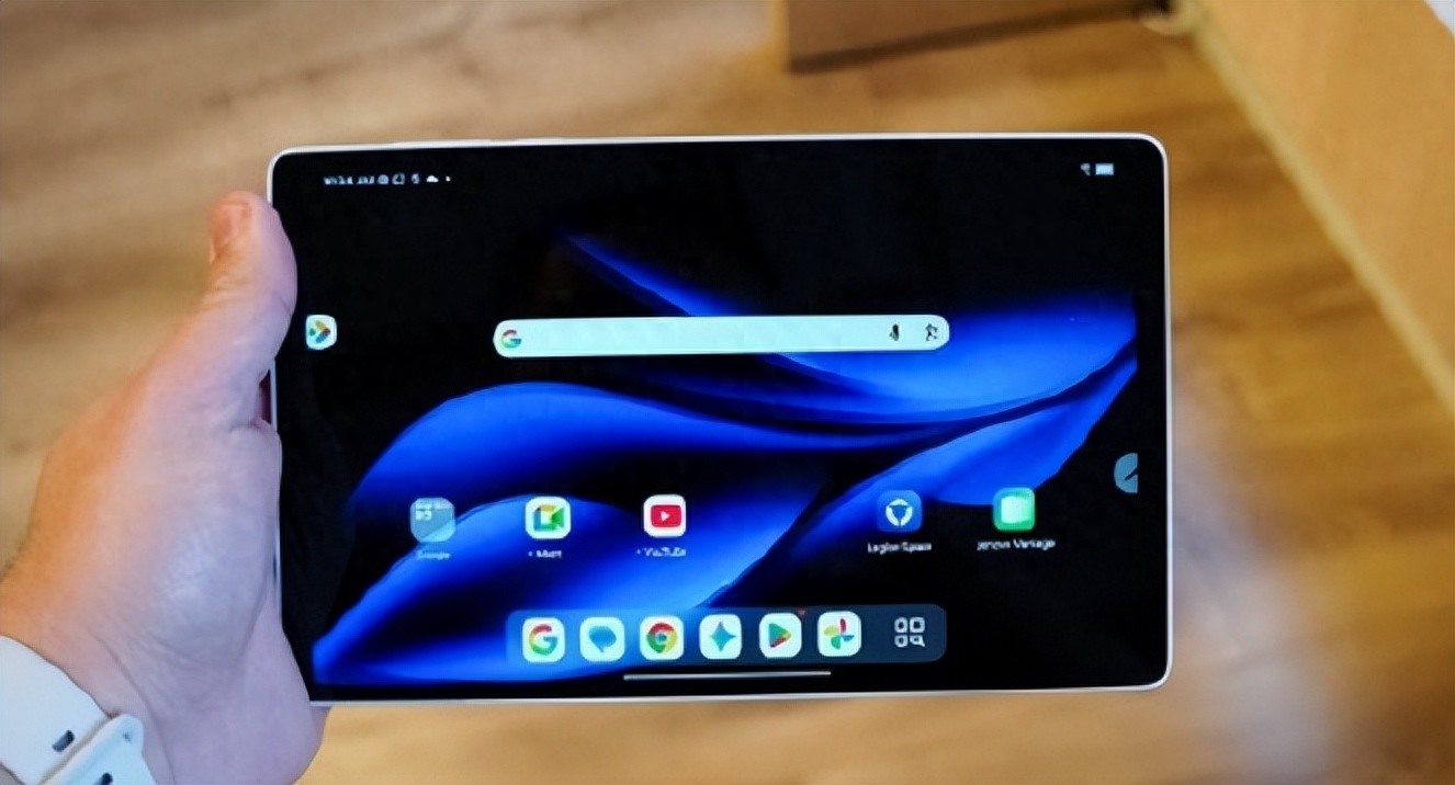 小屏电竞天花板！拯救者 Y700 2026：骁龙 8E5 加持，掌间性能猛兽