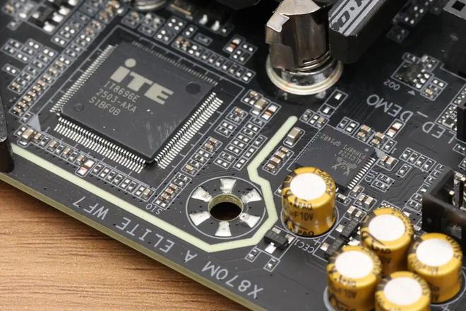 生化危机安魂曲GTX1660配置要求_RTX50系显卡评测_9800X3D