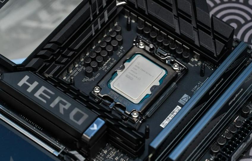 2026年英特尔酷睿Ultra7 265K AMD锐龙7 9700X全场景对比分析_9700X