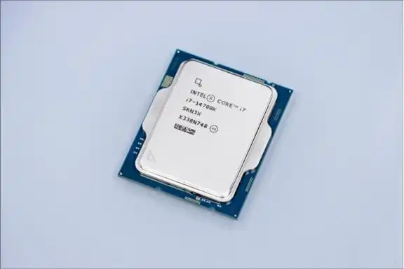 AMD 9800X3D要把主板“烤干”？主频拉爆之后，游戏神U到底还是不是那个“稳如狗”的选择？