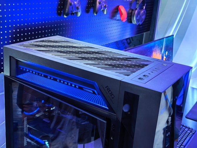 ROG枪神10XAMD锐龙9 9950X3D处理器_ROG枪神10X全息投影机箱_9950X3D