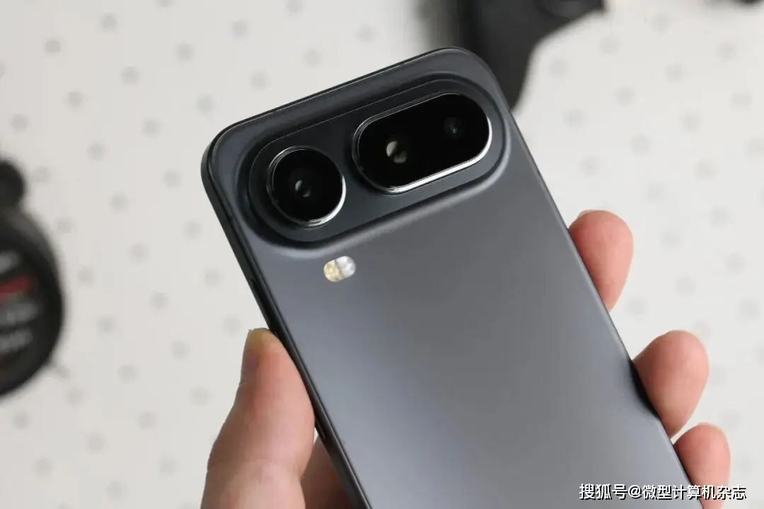 5500mAh电池Pro级影像手机_9500F_荣耀Magic8 Pro Air 6.1mm轻薄旗舰