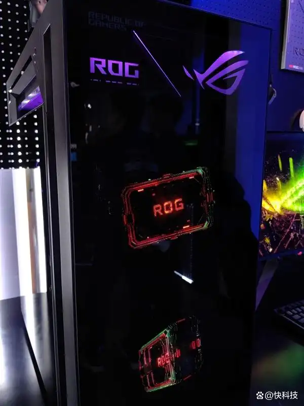 ROG枪神10X全息投影机箱_CES2026ROG枪神10X设计详解_9950X3D