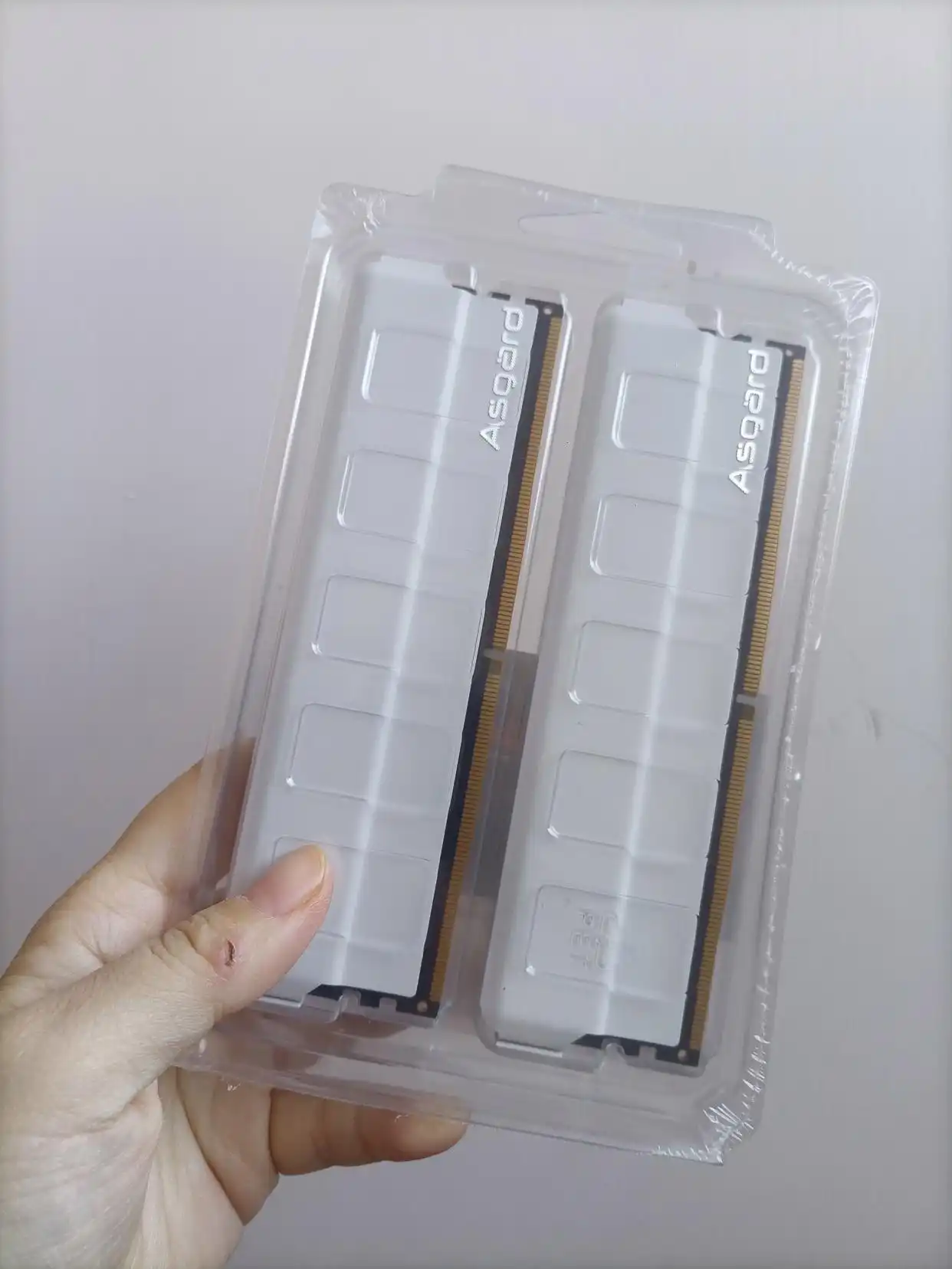 Intel酷睿i7-14700KF与AMD R7 7800X3D对比_7800X3D_游戏性能创作生产力体验