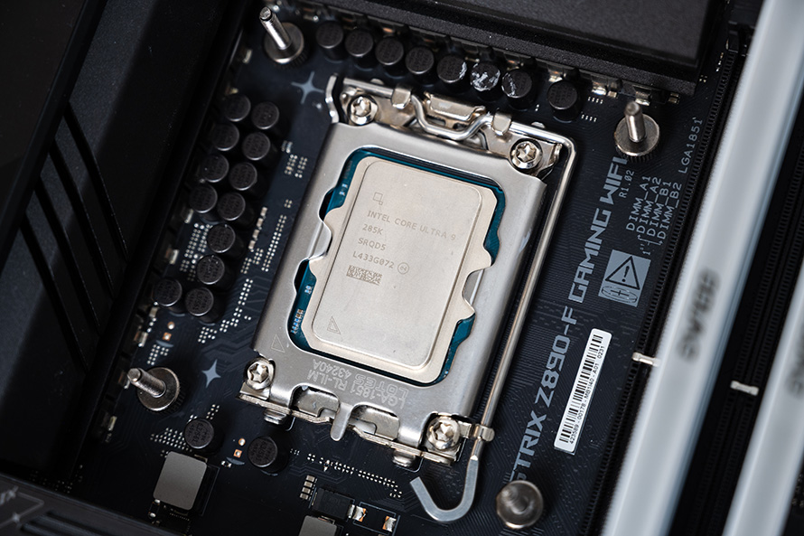 9700X_AMD锐龙7 9700X对比Intel酷睿Ultra 9 285K游戏性能_锐龙7 9700X游戏帧率表现测试