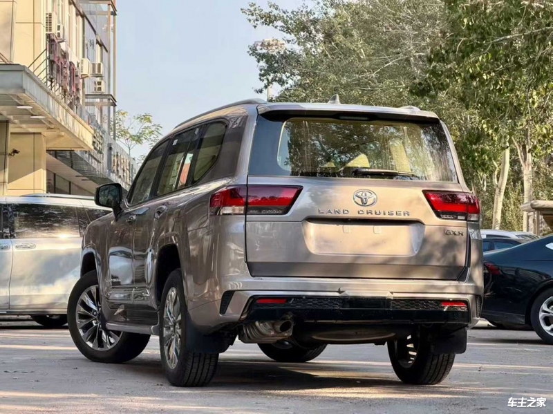 丰田兰德酷路泽5700V8发动机_5700G_2024款丰田酷路泽5700参数配置