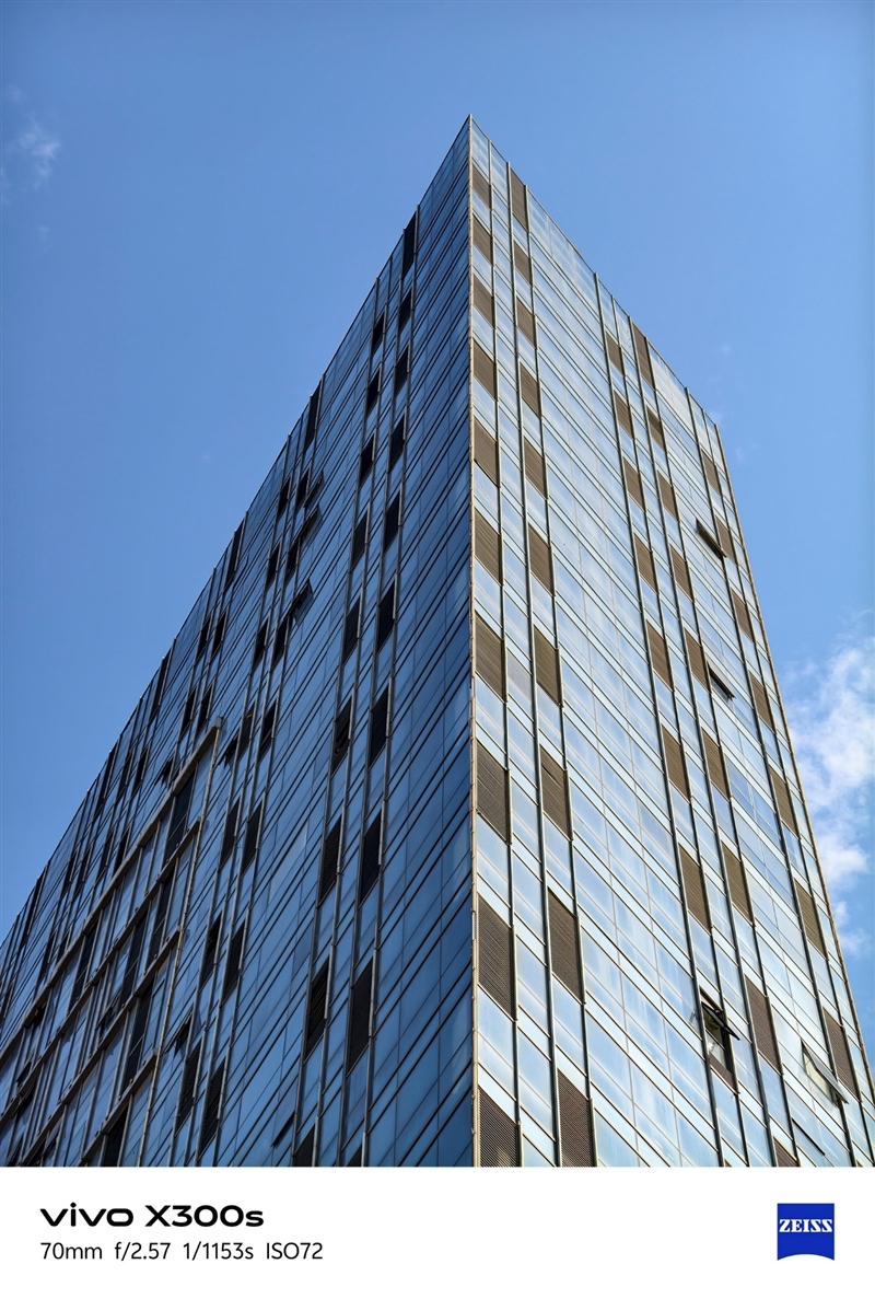 天玑9500搭配蔡司影像 vivo X300s手机全面评测：省心耐用的直屏主力机
