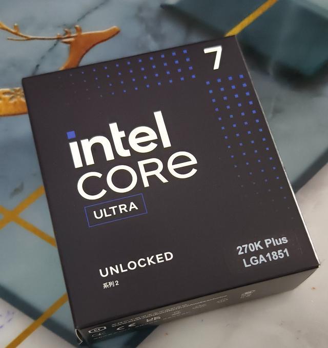 内存涨价别硬扛！270K Plus对比7800X3D，全能U才是装机的终极答案