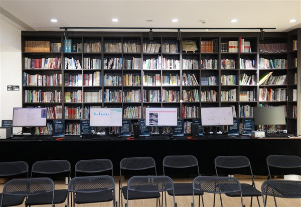 AMD Strix Halo处理器 锐龙AI Max+ 395 端侧AI推理_Ryzen AI