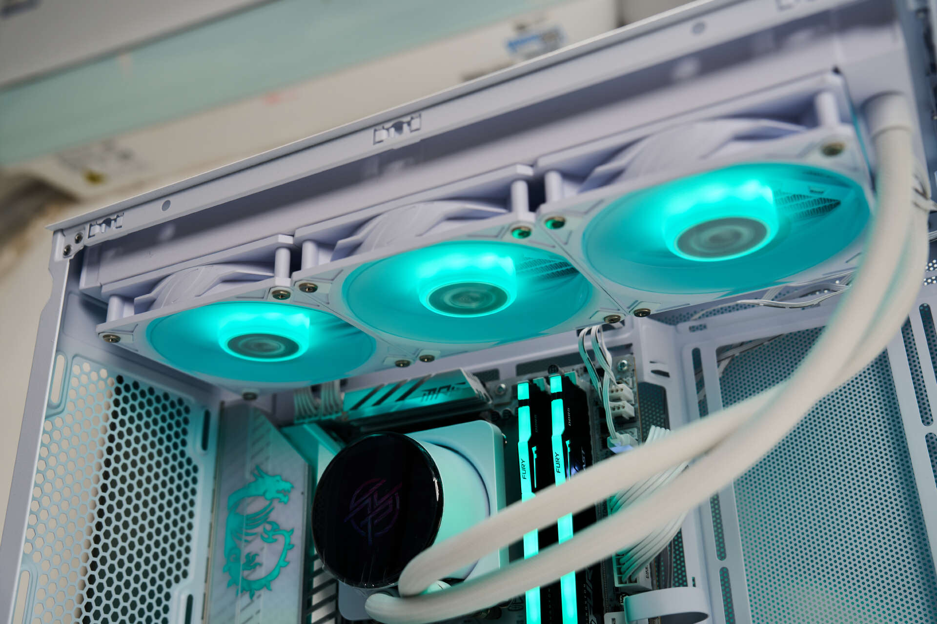 9950X3D_微星B850M EDGE TI MAX WIFI锐龙9 9950X3D B850M平台性能测试