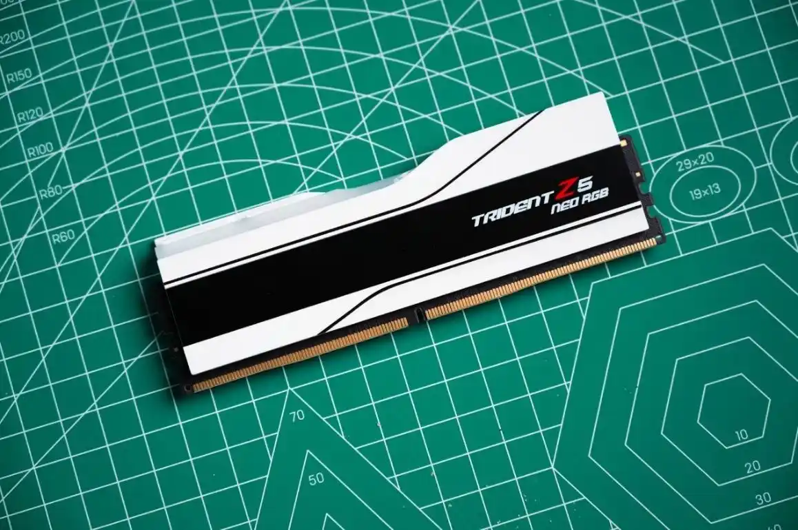 AMD锐龙5 9600X单通道游戏表现_9600X_16GB单通道内存升级电脑性能测试