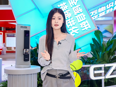 AI智能锁引领者萤石亮相中国五金展，三屏Y5000FVX Ultra定义高端入户安全