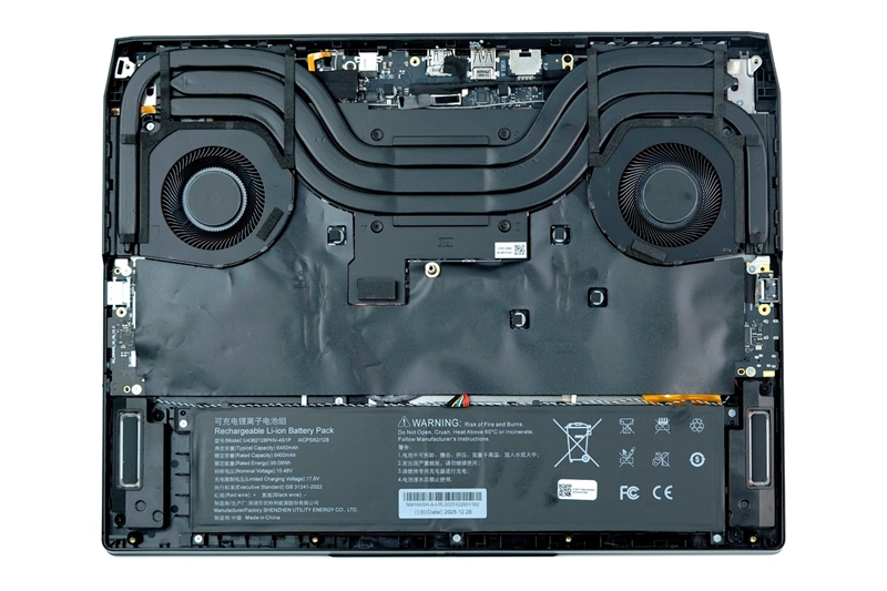 96GB显存运行230B大模型！七彩虹灵创K16笔记本评测：160W性能释放 AMD锐龙AI Max+ 395加持全能移动AI工作站