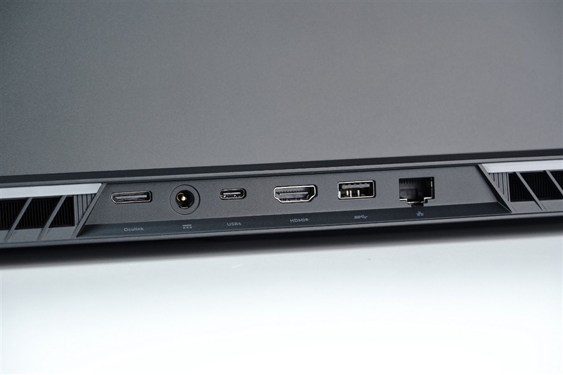 96GB显存运行230B大模型！七彩虹灵创K16笔记本评测：160W性能释放 AMD锐龙AI Max+ 395加持全能移动AI工作站
