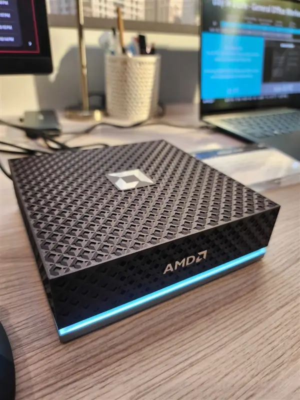 AMD锐龙AI Halo_锐龙AI Max+ 395开发者迷你主机_Ryzen AI