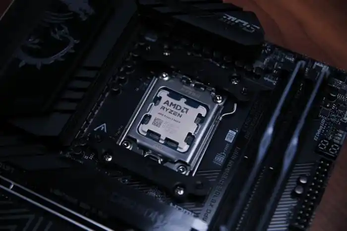 锐龙5 9600X 单通道内存游戏表现分析_AMD锐龙5 9600X vs 英特尔酷睿Ultra 5 250K Plus 电竞网游性能对比_9600X