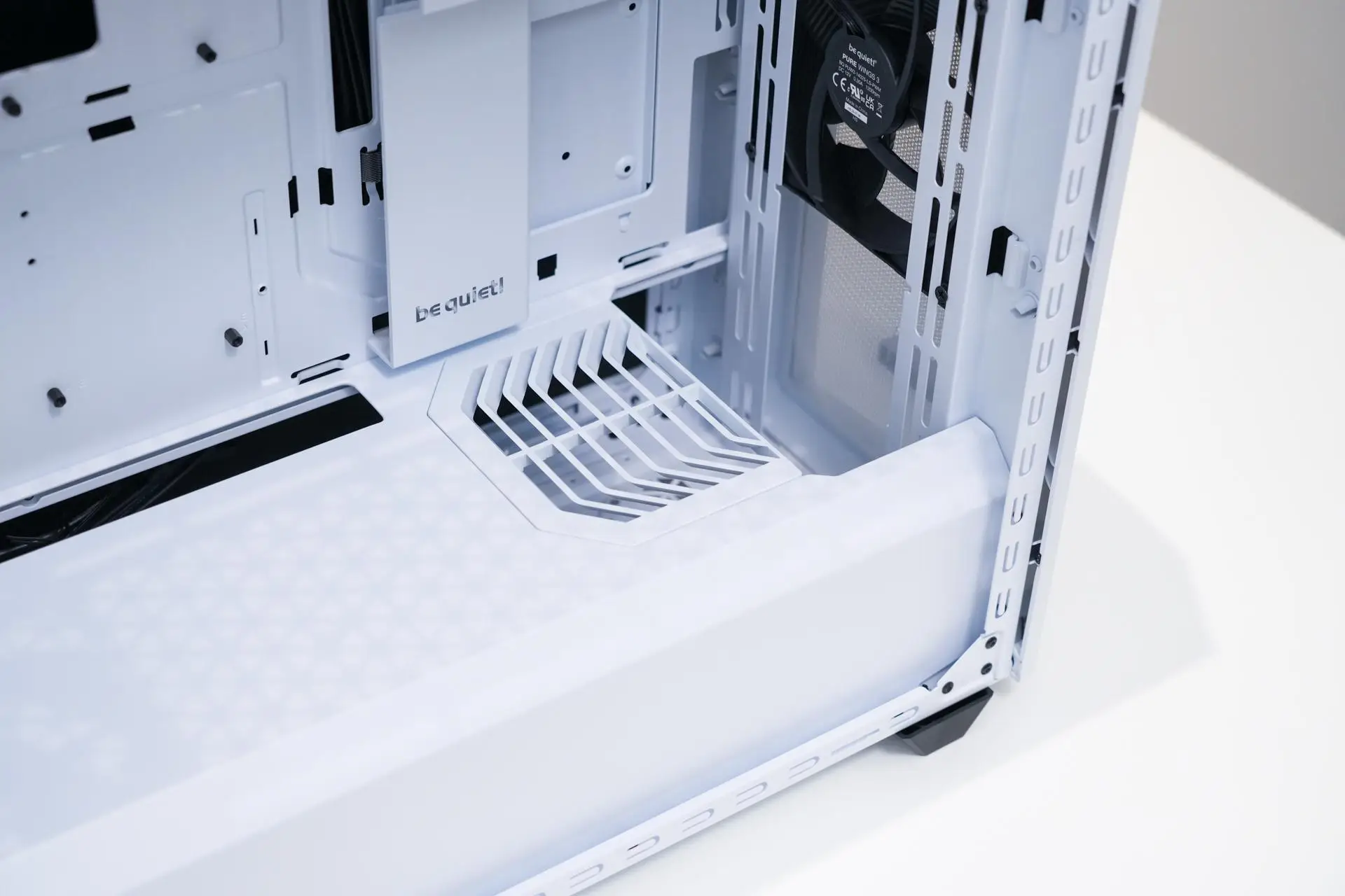 Intel Core i7-13700KF评测_AMD Ryzen 7 7800X3D对比_7800X3D