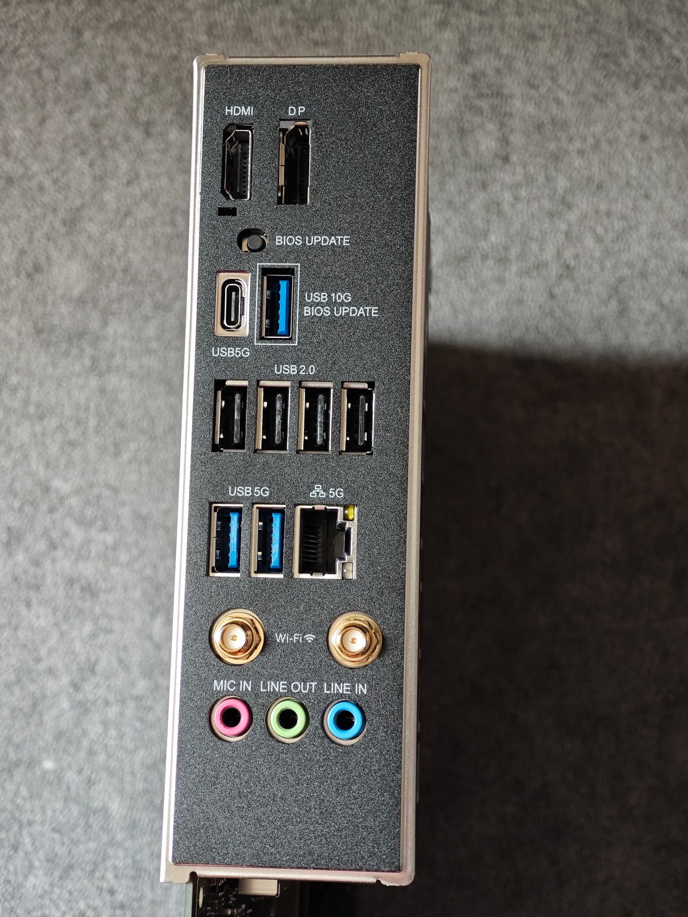 2026年热门配置单推荐AMD锐龙5 9600X七彩虹B850M超级黑刃影驰GeForce RTX 5060Ti 魔刃 OC 8G装机配件选购攻略高性价比_9600X