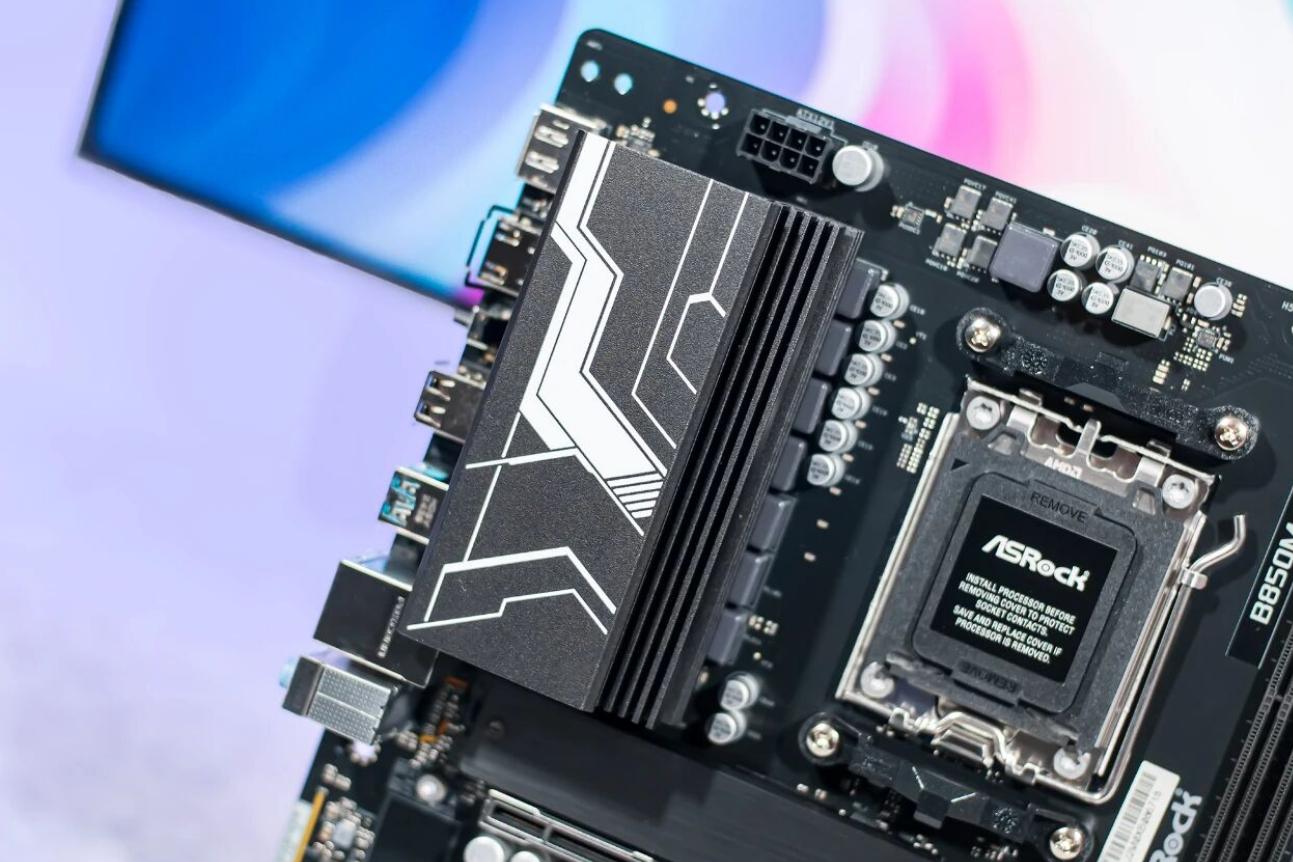 9800X3D_AMD X3D系列处理器价格_锐龙7 7800X3D主板选择
